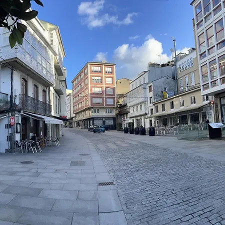 En El Centro De Viveiro *